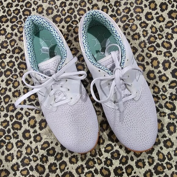 Women’s New Balance White Fresh Foam Golf Sneaker Size 7 - Picture 2 of 10